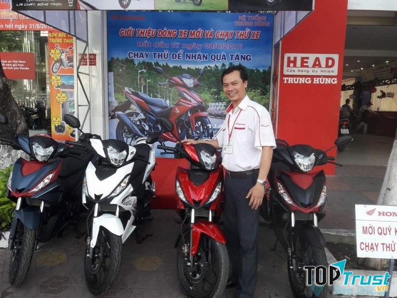 Xe tại Head Trung Hùng 3