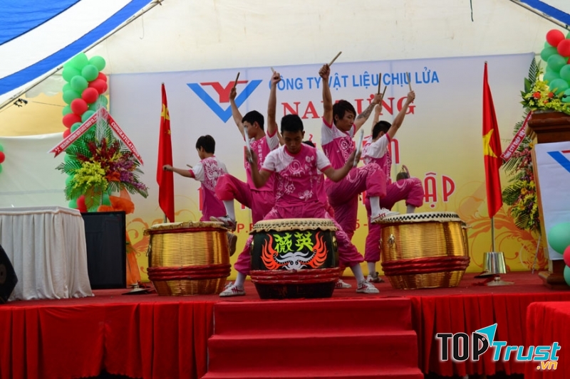 Tổ chức lễ kỷ niệm thành lập của công ty đối tác - màn mở đầu