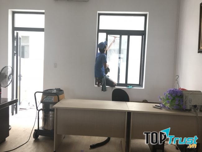 Công ty TNHH Vệ sinh Công nghiệp Năm Sao