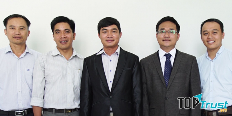 Đội ngũ nhân viên của CONSTAR