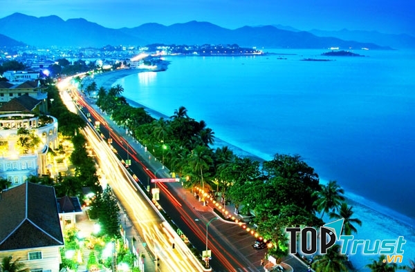 Công viên bờ biển Nha Trang (Công Viên Trần Phú)