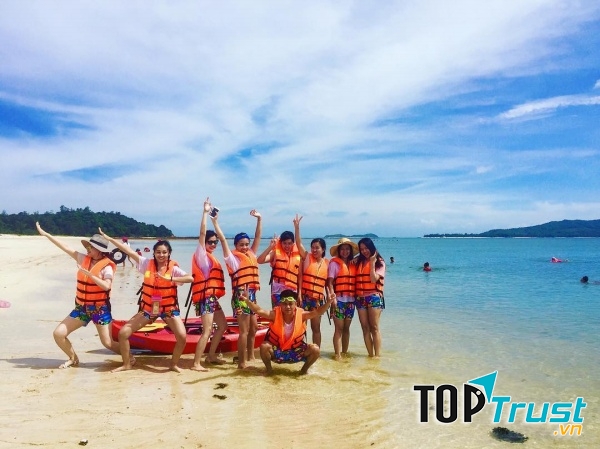 Công viên nước Cô Tô Park