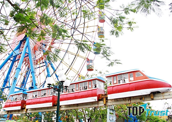 Công viên nước Hồ Tây