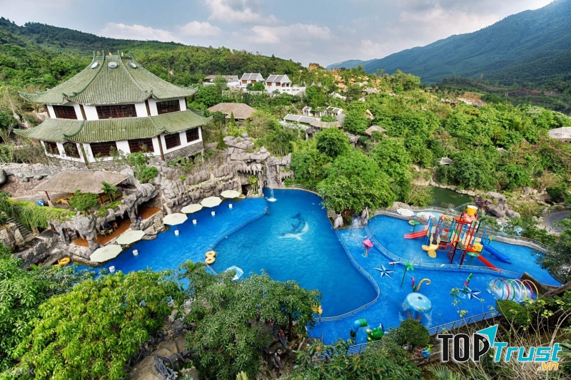 Công viên suối khoáng nóng Thần Tài