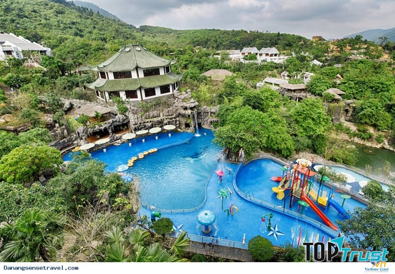 Tháp Onsen được mô phỏng theo kiến trúc Nhật Bản