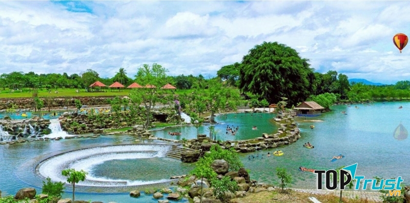 Suối Mơ thơ mộng