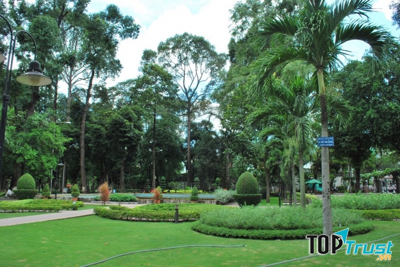 Những góc xanh bình yên trong công viên Tao Đàn