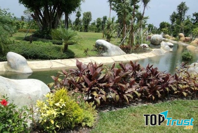 Tiểu cảnh xinh xắn ở công viên thành phố mới ở tỉnh Bình Dương
