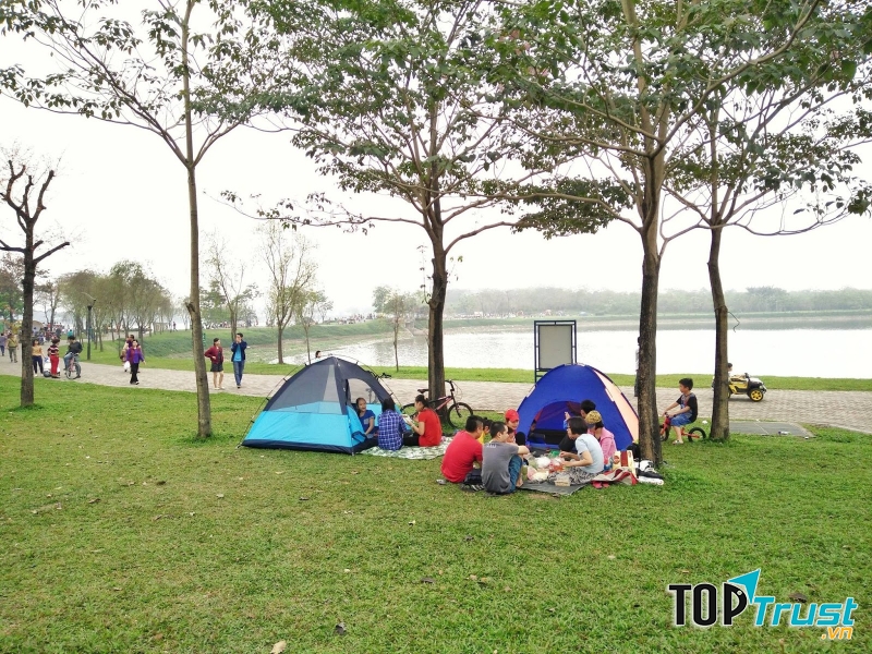 Cắm trại tại công viên Yên Sở