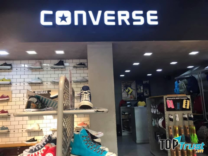 Converse Thái Hà