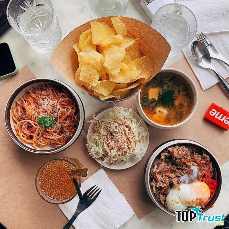 Cora Café - số 24 Hòa Mã, quận Hai Bà Trưng