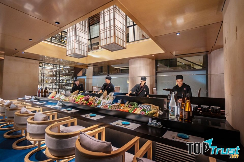 Costa Robata - ﻿Một nhà hàng rất đáng để đến ở Nha Trang, nhân viên rất chuyên nghiệp, tiêu chuẩn năm sao đẳng cấp, hương vị món ăn đúng chuẩn Nhật Bản