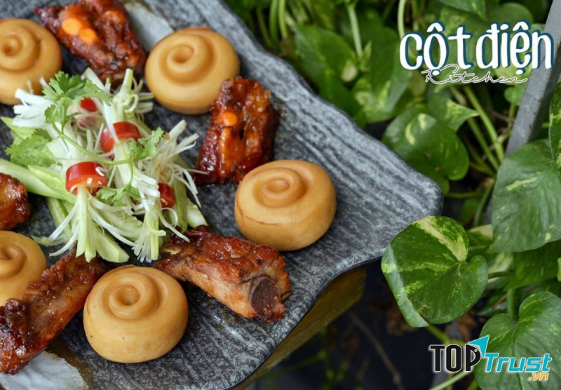 Món Âu hấp dẫn tại nhà hàng.