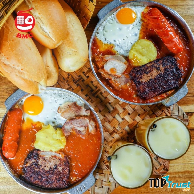 Nạp năng lượng với chảo bánh mỳ nóng hổi xèo xèo