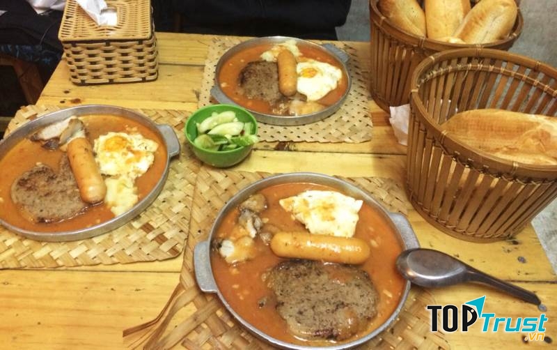 Cột điện quán- Bánh mì chảo