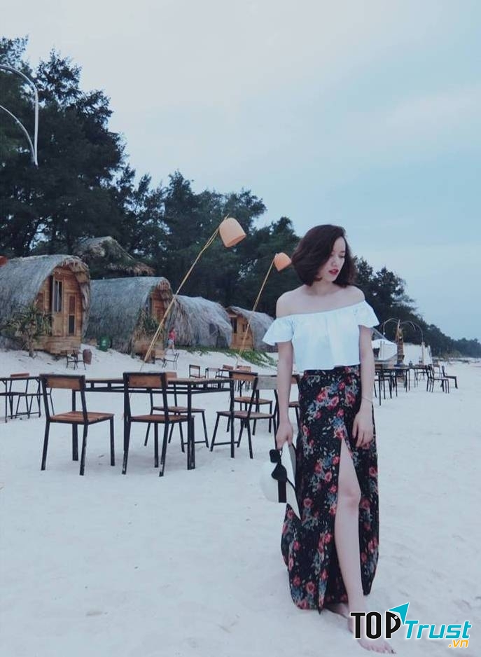 Không gian thoáng đãng ngay cạnh bãi biển