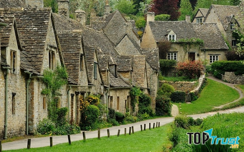 Cotswolds yên bình và êm ả