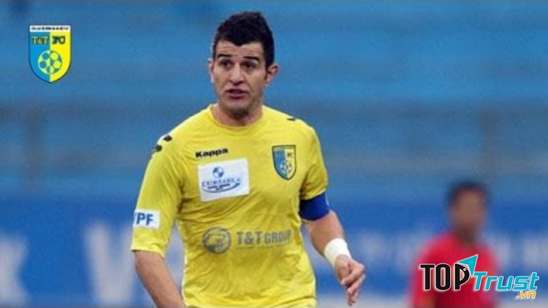 Cristiano cũng đã trở thành một tượng đài của Hà Nội T&T.