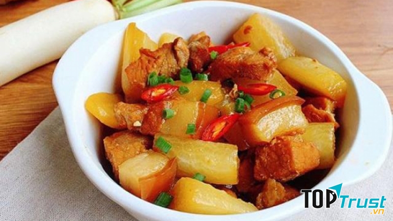 Không nên hâm nóng thức ăn từ củ cải đường