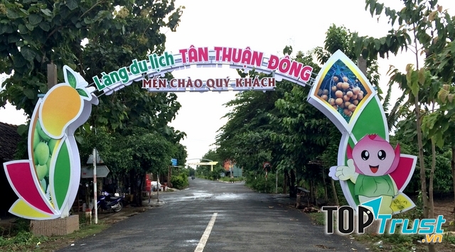 Làng du lịch Tân Thuận Đông