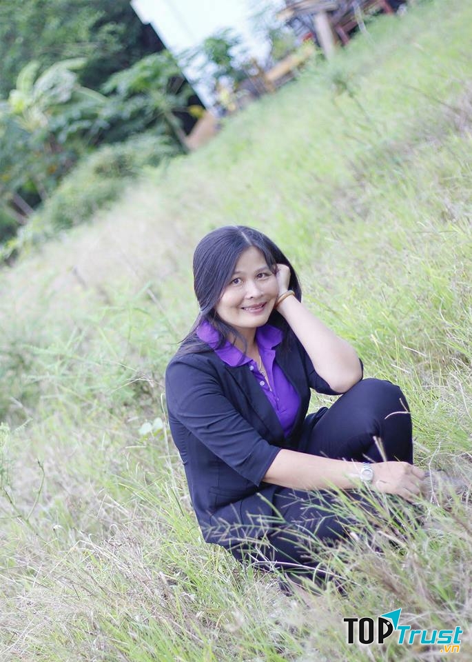 Ảnh chân dung tác giả Hương Tràm