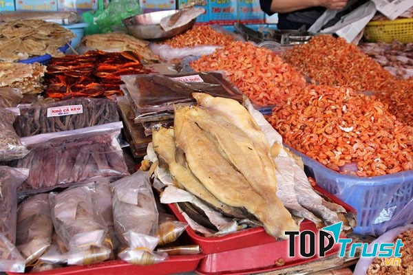 Cửa hàng bán hải sản khô