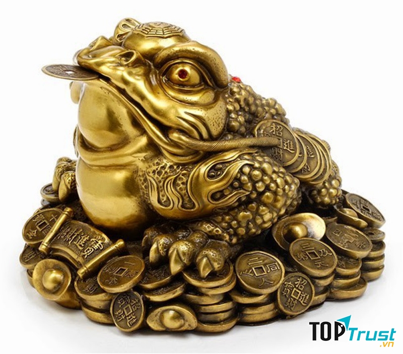 Các mặt hàng tại đây đều tinh xảo, tinh tế trong từng đường nét bởi chúng được chế tạo bởi bàn tay của rất nhiều người thợ tay nghề cao.