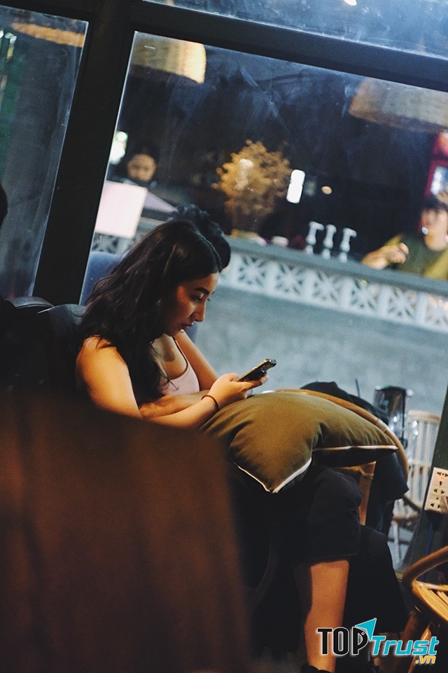 Cửa hàng cà phê số 22 mộc mạc và giản dị như chính tên gọi của nó.