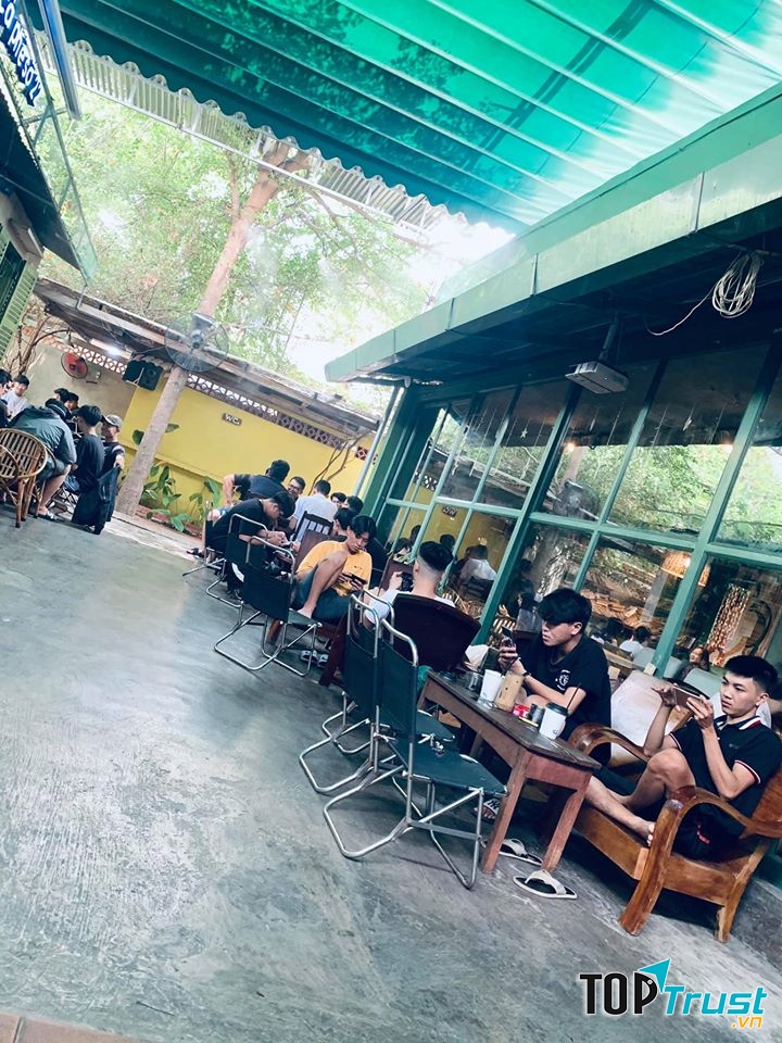 Cửa hàng cà phê số 22