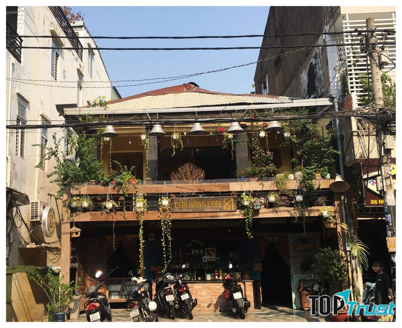 Không gian bên ngoài quán