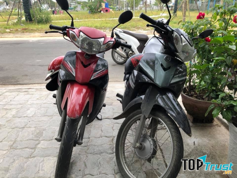 Cửa hàng xe máy chị Lan