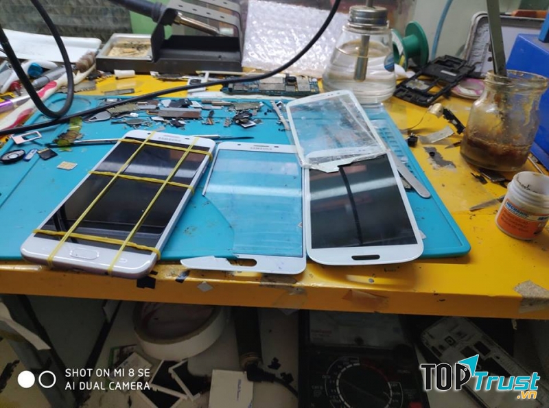 Cửa hàng điện thoại Duy Bùi