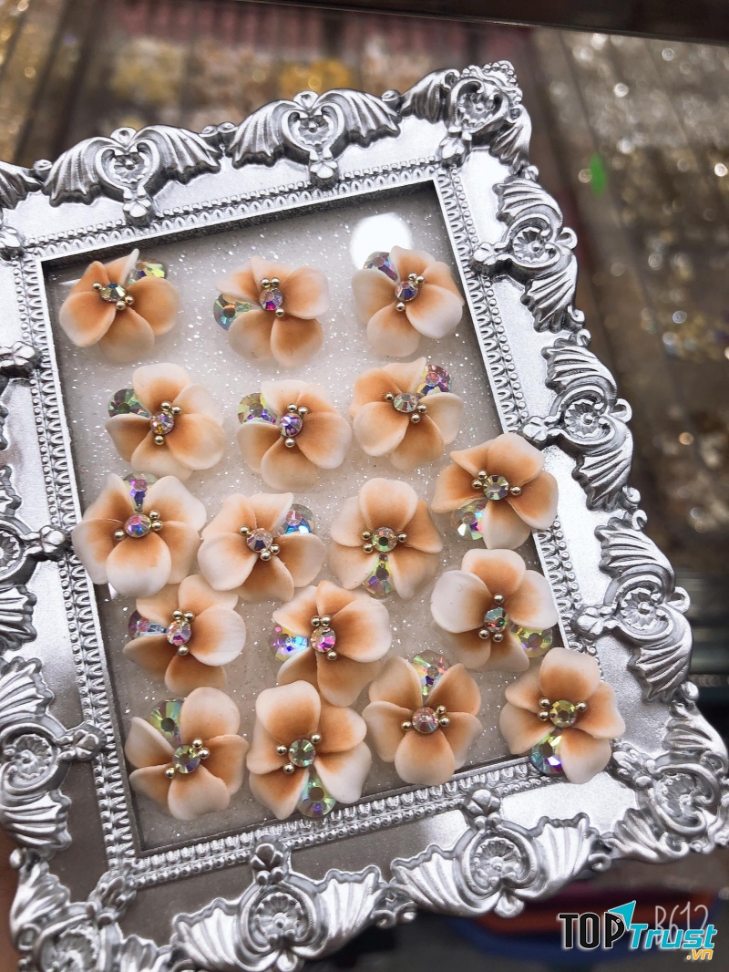 Cửa hàng đồ nail Long Vũ