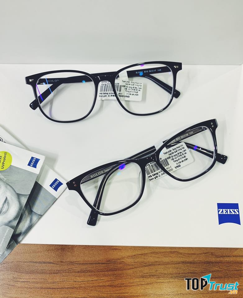 Cửa hàng kính thuốc chuyên nghiệp Quang Optic