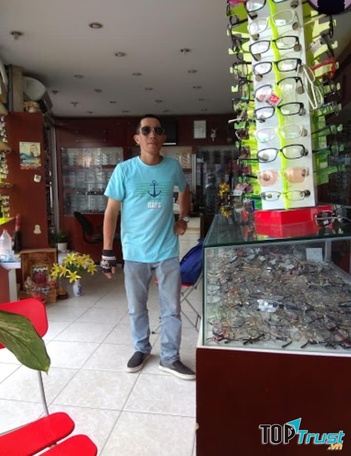 Cửa Hàng Mắt Kính Việt Mỹ