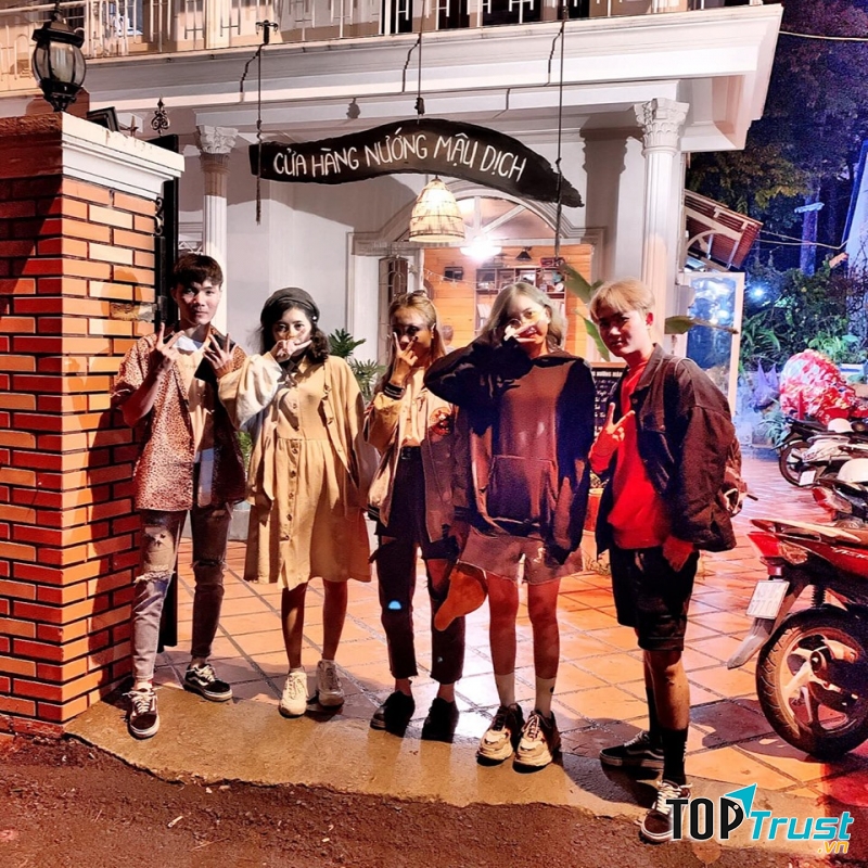 Cửa Hàng Đồ Nướng Mậu Dịch là thiên đường sống ảo