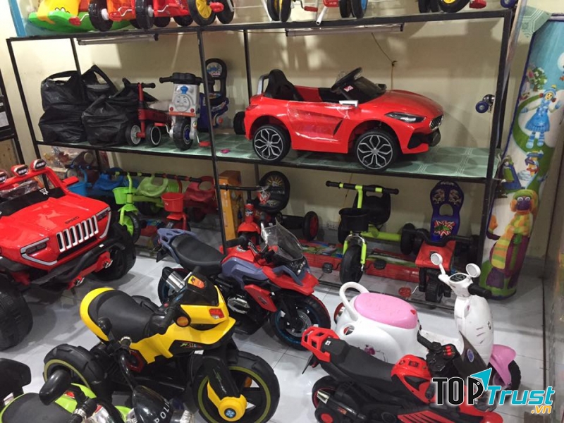 Cửa hàng ô tô điện, xe máy điện trẻ em Phương Trinh