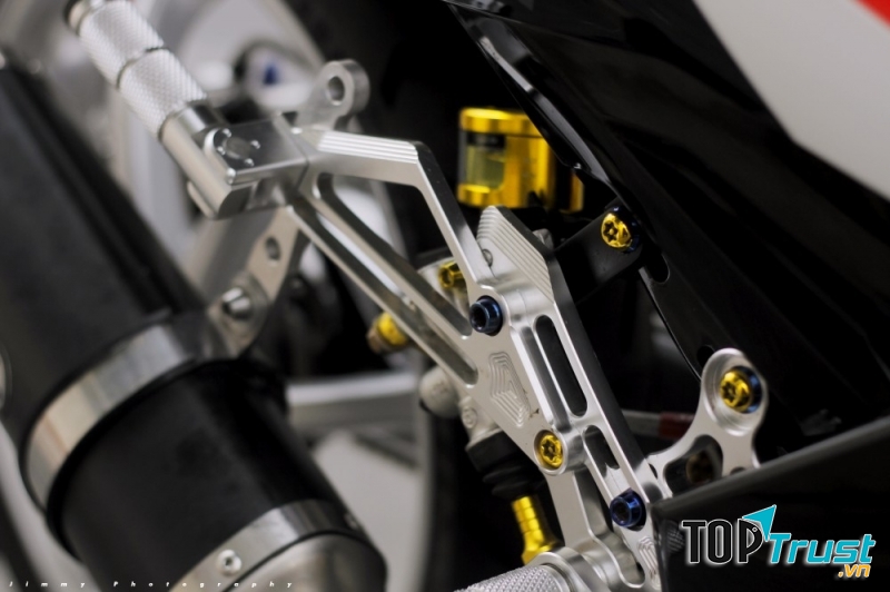 Cửa hàng Siêu Tốc Độ - shop phụ kiện mô tô xe máy uy tín nhất tại TP. HCM