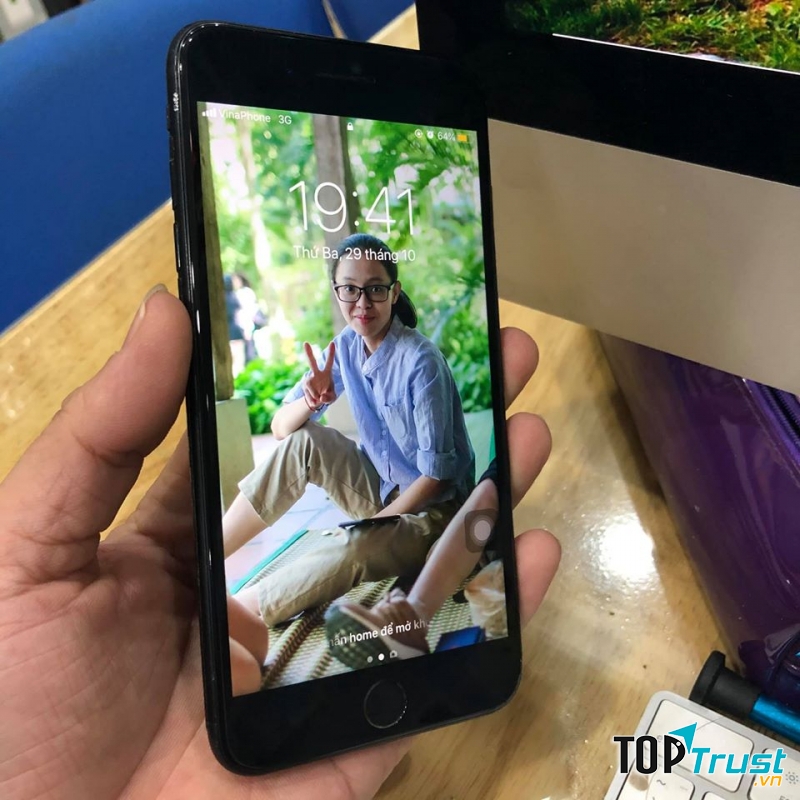 Cửa hàng sửa chữa điện thoại T Mobile Shop