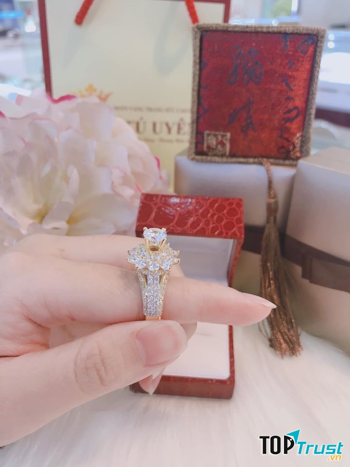Cửa hàng Tú Uyên