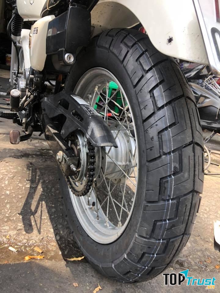 Cửa hàng vỏ xe máy Long Phụng