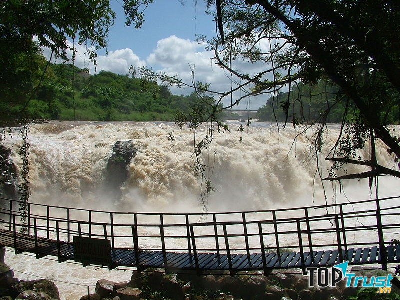 Vẻ đẹp hoang sơ của Thác Gia Long