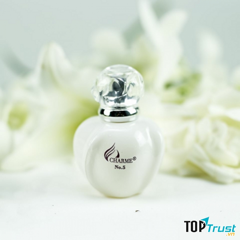 Sản phẩm nước hoa bỏ túi của các cô nàng Cự Giải chỉ có thể là CHARME NO.5 đầy quyến rũ và tinh tế.