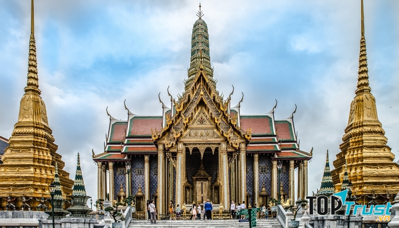 Cung điện Hoàng Gia