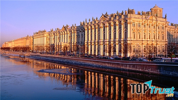 Cung điện mùa đông, Nga