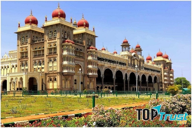 Cung điện Mysore ở miền Nam Ấn Độ.