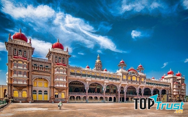 Mysore thu hút 6.000.000 lượt du khách mỗi năm.