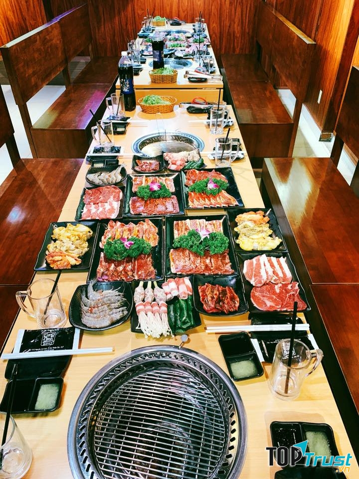Bàn nướng ở Cung Đình BBQ Buffet