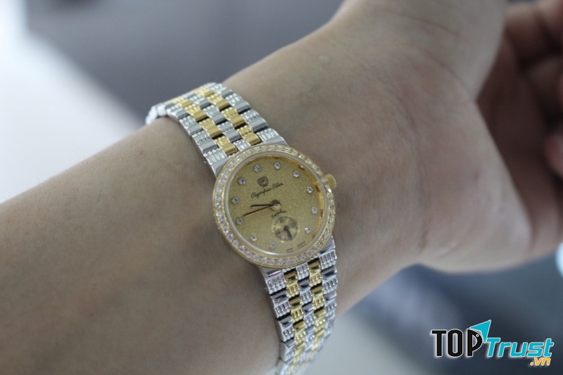 Mẫu đồng hồ này thường mang phong cách cổ điển và sang trọng