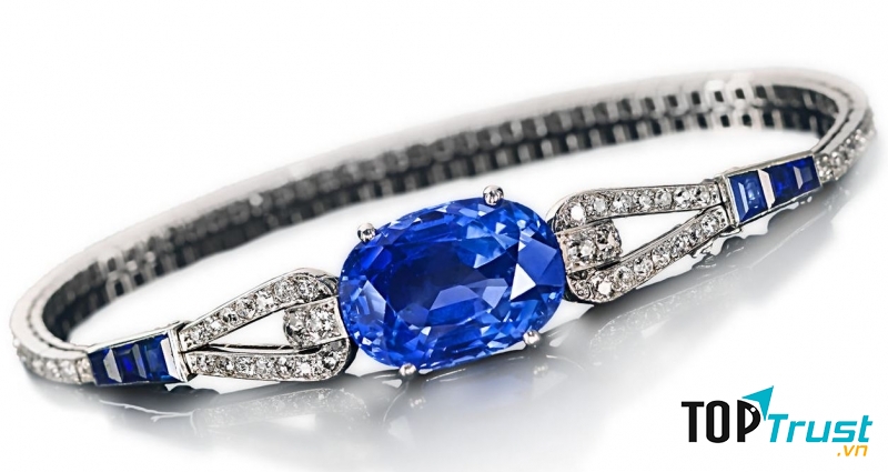 Vòng đá phong thủy sapphire phù hợp nhất với Nhân Mã